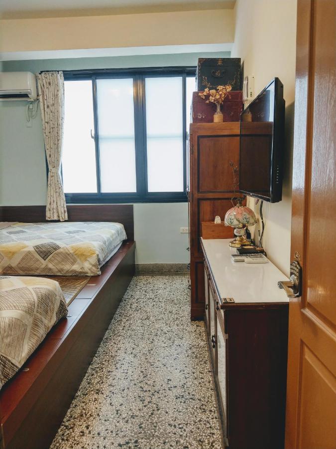 赤嵌厝child Come Home-依人數床位數計價開放房型 Тайнан Екстериор снимка
